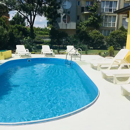Elmaz Hotel