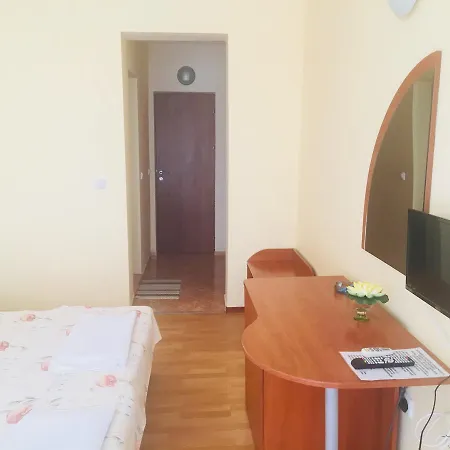 Elmaz Lozenec